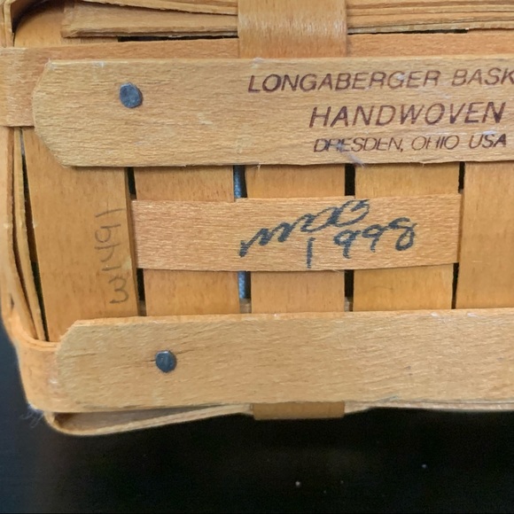 1998 Longaberger Hand Woven Swing Handle Wall Basket - Picture 16 of 16